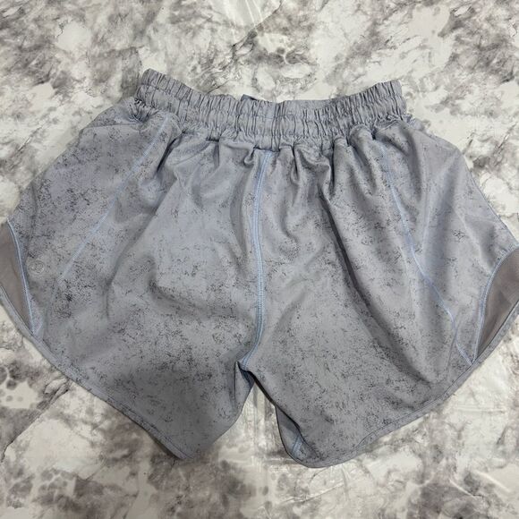 Lululemon Hotty Hot low rise 4” - Picture 2 of 5